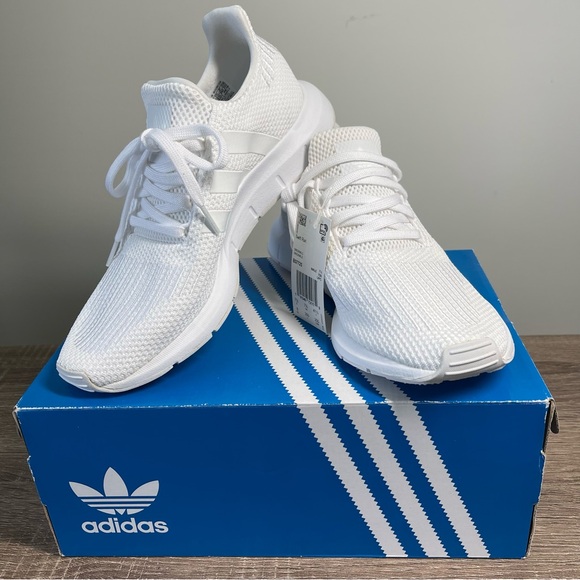 Adidas Swift Run Triple White Running Shoe B37725 Size 8 New - Picture 2 of 8